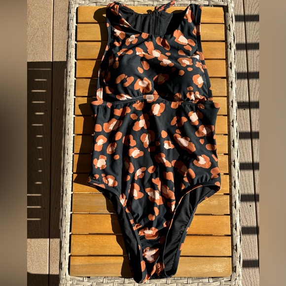 Shade & Shore onepiece swimsuit - Picture 4 of 6